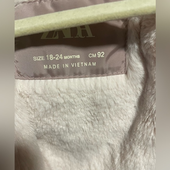 Zara toddler girl puffer coat size 18-24 months in great condition. - Picture 4 of 8